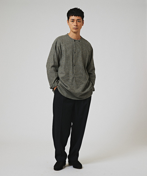 EDIFICE（エディフィス）の「CONFFECT EDIFICE TWEEDY COTTON Crew Shirt（シャツ/ブラウス・メンズ・ベージュ・MEDIUM/LARGE）」の4枚目の写真