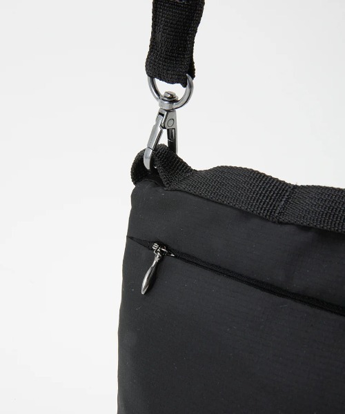 BILLABONG（ビラボン）の「BILLABONG レディース SACOCHE SHOLDER BAG バッグ 【2024年秋冬モデル】/ビラボンスナップボタンサコッシュショルダーバッグ（ショルダーバッグ・レディース・ブラック/グレー・FREE）」の17枚目の写真