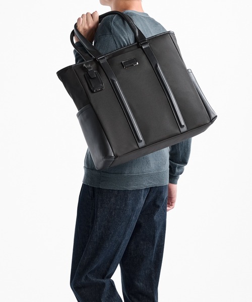 TUMI(トゥミ)の「JARVIS ノース・サウス・トート(A4/PC15インチまで対応)(トートバッグ・メンズ・ブラック×ブルー/ブラック・FREE)」の6枚目の写真