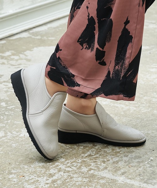 D'ICI(ディッシィ)の「【軽量】ラウンドトゥスリッポン(スリッポン・レディース・グレー/ブラック/ライトグレー・23cm/22.5cm/22cm/24.5cm/24cm/23.5cm)」の3枚目の写真