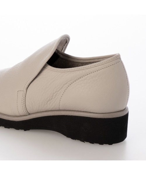 D'ICI(ディッシィ)の「【軽量】ラウンドトゥスリッポン(スリッポン・レディース・グレー/ブラック/ライトグレー・23cm/22.5cm/22cm/24.5cm/24cm/23.5cm)」の8枚目の写真