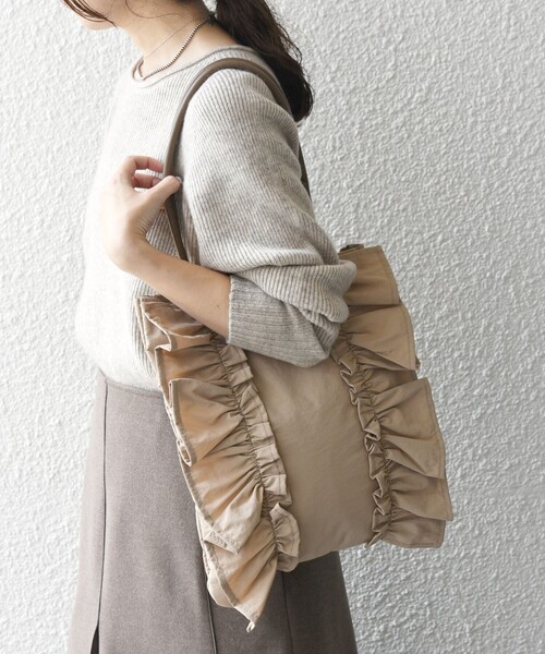 SHIPS any（シップス エニィ）の「SHIPS any: A4 サイド フリル スクエア トートバッグ（トートバッグ・レディース・ブラック/ライトグレー/ベージュ・ONE SIZE）」の9枚目の写真