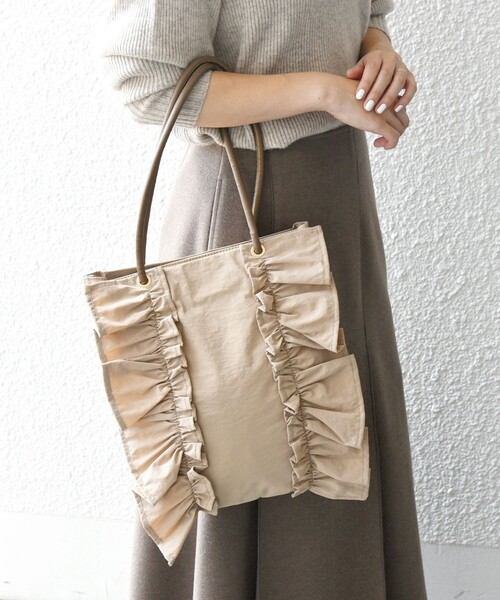 SHIPS any（シップス エニィ）の「SHIPS any: A4 サイド フリル スクエア トートバッグ（トートバッグ・レディース・ブラック/ライトグレー/ベージュ・ONE SIZE）」の11枚目の写真