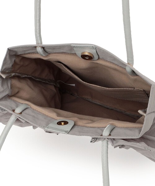 SHIPS any（シップス エニィ）の「SHIPS any: A4 サイド フリル スクエア トートバッグ（トートバッグ・レディース・ブラック/ライトグレー/ベージュ・ONE SIZE）」の17枚目の写真