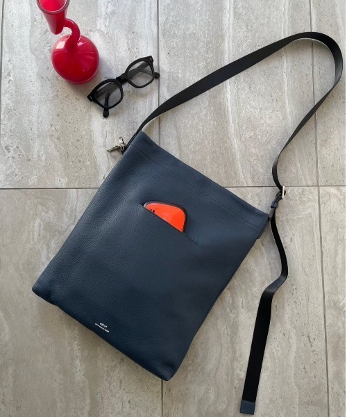 waku(ワク)の「WK-0091 waku シンプルショルダー Lサイズ(ショルダーバッグ・メンズ・グレー/ネイビー/ブラック・FREE)」の13枚目の写真