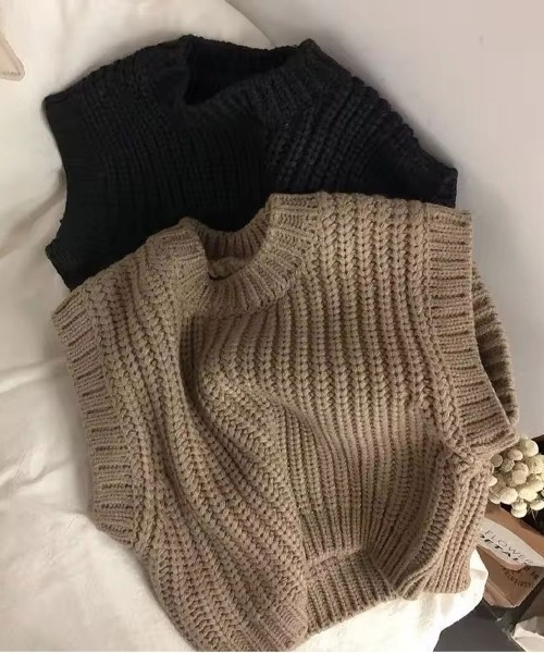 Bambin(ボンバン)の「【 Bambin / ボンバン 】 クルーネック ニット ベスト(ベスト・キッズ・アッシュブラウン/ブラック・130/120/110/100)」の2枚目の写真