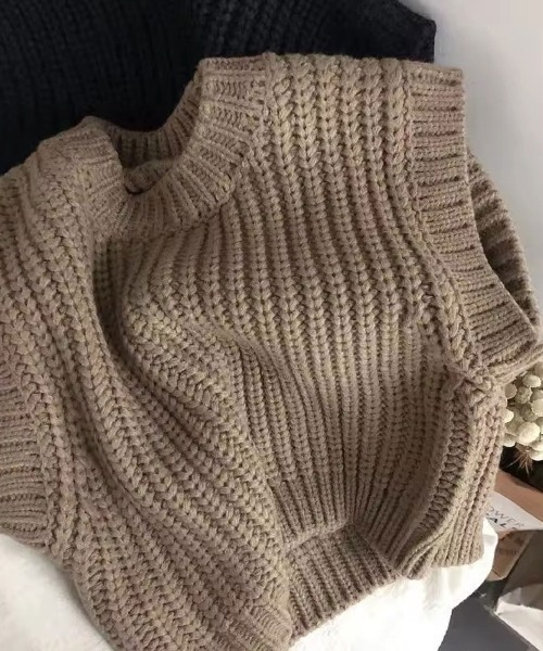 Bambin(ボンバン)の「【 Bambin / ボンバン 】 クルーネック ニット ベスト(ベスト・キッズ・アッシュブラウン/ブラック・130/120/110/100)」の4枚目の写真