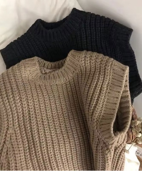 Bambin(ボンバン)の「【 Bambin / ボンバン 】 クルーネック ニット ベスト(ベスト・キッズ・アッシュブラウン/ブラック・130/120/110/100)」の5枚目の写真