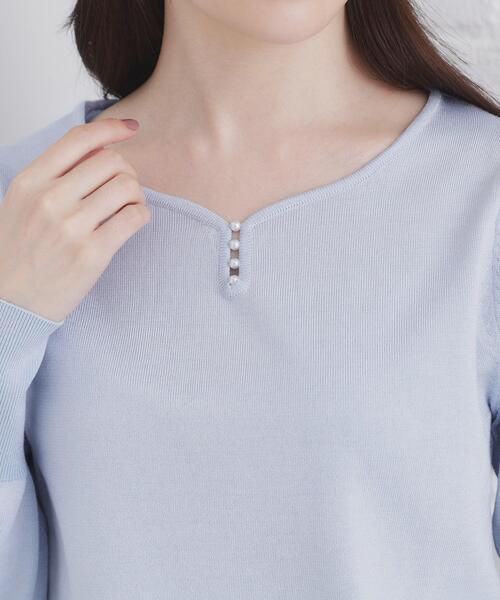index（インデックス）の「《5color/XS-LLsize》パール調デザインハートネックニット【洗濯機洗い可】（ニット/セーター・レディース・オフホワイト/チャコールグレー/ナチュラル/ボルドー/サックスブルー・34/36/38/40/42）」の11枚目の写真
