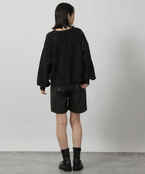 LAKOLE（ラコレ）の「スパンコールニットプルオーバー / 146745（ニット/セーター・レディース・アイボリー/ブラック/ブルー・FREE）」の6枚目の写真