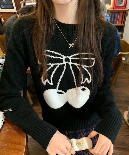 Vipoa(ヴィポア)の「girly cherry セーター(ニット/セーター・レディース・レッド/ブラック・FREE)」の4枚目の写真