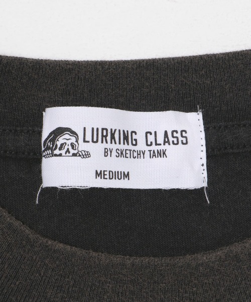 LURKING CLASS（ラーキングクラス）の「『別注』LURKING CLASS×URBS　TRUST NO SUIT L/S（Tシャツ/カットソー・メンズ・ブラック系その他・X-LARGE/LARGE/MEDIUM）」の3枚目の写真