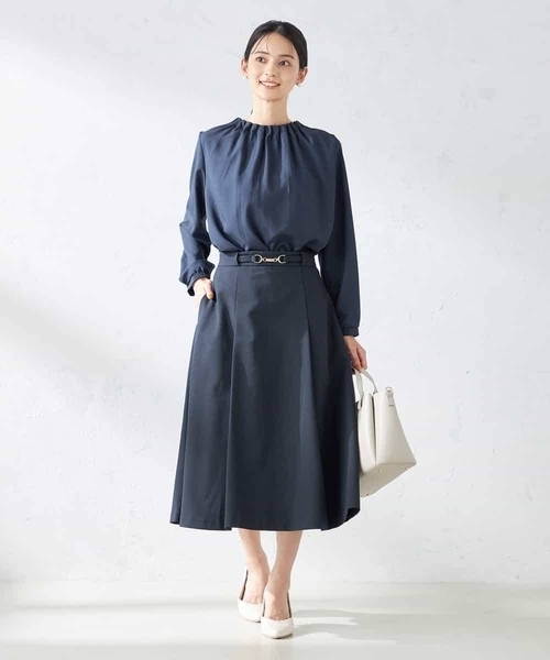 a.v.v(アーヴェヴェ)の「【洗える/ストレッチ】タックネックレイヤードブラウス(シャツ/ブラウス・レディース・ネイビー/ブラウン/ホワイト・34/36/38/40/42)」の6枚目の写真