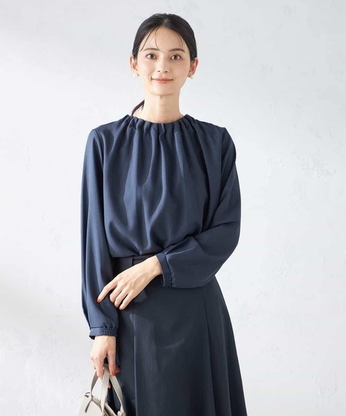 a.v.v(アーヴェヴェ)の「【洗える/ストレッチ】タックネックレイヤードブラウス(シャツ/ブラウス・レディース・ネイビー/ブラウン/ホワイト・34/36/38/40/42)」の11枚目の写真