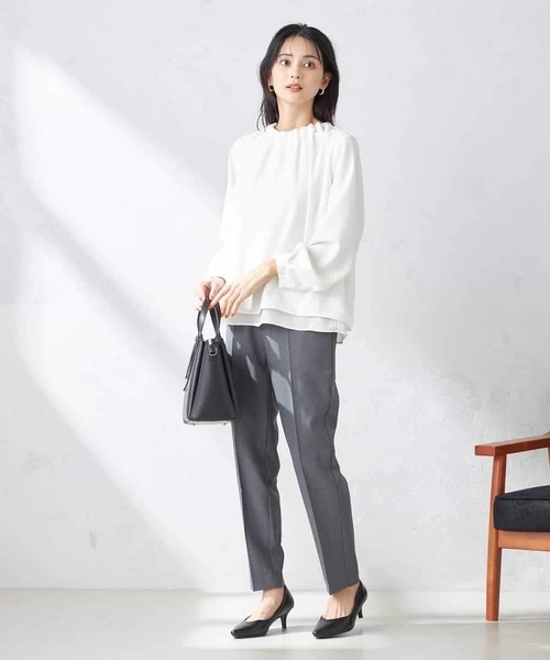 a.v.v(アーヴェヴェ)の「【洗える/ストレッチ】タックネックレイヤードブラウス(シャツ/ブラウス・レディース・ネイビー/ブラウン/ホワイト・34/36/38/40/42)」の21枚目の写真