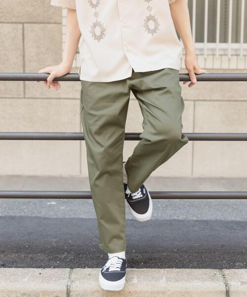 ITEMS URBANRESEARCH（アイテムズ アーバンリサーチ）の「ハイストレッチ リラックスパンツ（その他パンツ・メンズ・インディゴブルー/ベージュ/ブラック/カーキ・MEDIUM/LARGE/SMALL）」の3枚目の写真