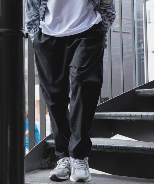 ITEMS URBANRESEARCH（アイテムズ アーバンリサーチ）の「ハイストレッチ リラックスパンツ（その他パンツ・メンズ・インディゴブルー/ベージュ/ブラック/カーキ・MEDIUM/LARGE/SMALL）」の11枚目の写真