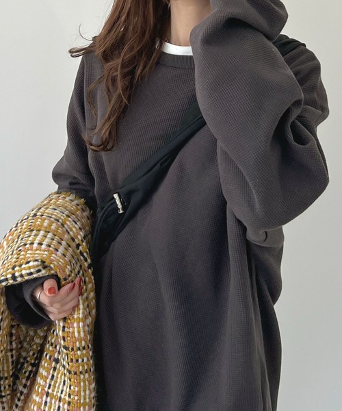 Futier land(フューティアランド)の「薄手オーバーサイズワッフルスウエット(スウェット・レディース・グレー/チャコールグレー/ピンク・FREE)」の8枚目の写真