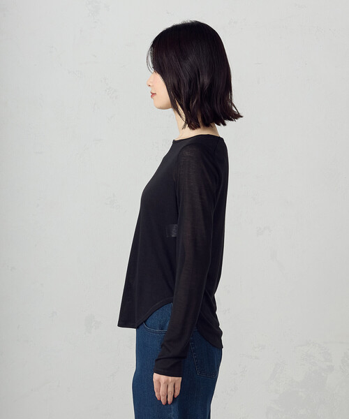COMME CA ISM(コムサイズム)の「シアー ボートネック カットソー(Tシャツ/カットソー・レディース・ホワイト/ブラック・MEDIUM/LARGE)」の3枚目の写真