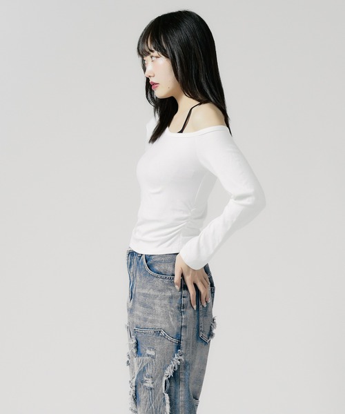 Chick(チック)の「side gathered off-the-shoulder / サイドギャザーオフショルダー(Tシャツ/カットソー・レディース・ホワイト/グレー/ブラック/バーガンディー/ブラウン・FREE)」の8枚目の写真
