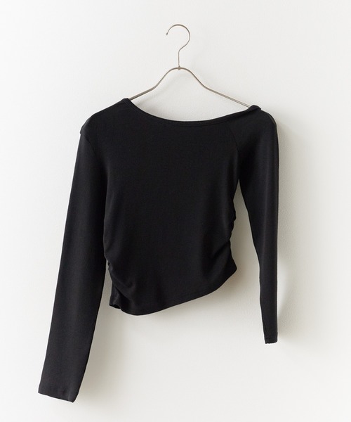 Chick(チック)の「side gathered off-the-shoulder / サイドギャザーオフショルダー(Tシャツ/カットソー・レディース・ホワイト/グレー/ブラック/バーガンディー/ブラウン・FREE)」の12枚目の写真