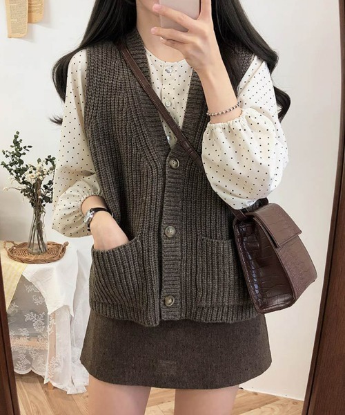 SEU（エスイーユー）の「ドット柄ノーカラー七分袖ブラウス サマーシャツ オフィスでもオシャレを楽しめる オフィスカジュアル きれいめカジュアル（シャツ/ブラウス・レディース・ベージュ/ブラック・フリー）」の18枚目の写真