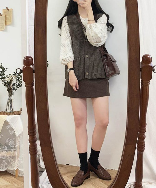 SEU（エスイーユー）の「ドット柄ノーカラー七分袖ブラウス サマーシャツ オフィスでもオシャレを楽しめる オフィスカジュアル きれいめカジュアル（シャツ/ブラウス・レディース・ベージュ/ブラック・フリー）」の6枚目の写真