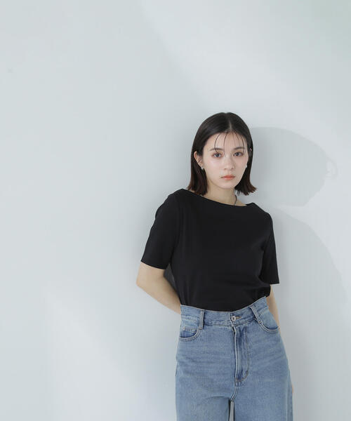 NATURAL BEAUTY BASIC（ナチュラルビューティーベーシック）の「◇ベーシックTシャツシリーズ ボートネック（Tシャツ/カットソー・レディース・オフホワイト/グレー/ブラック・FREE）」の17枚目の写真