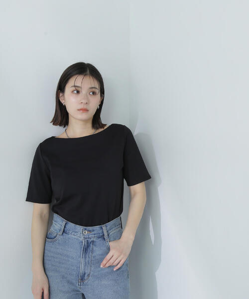 NATURAL BEAUTY BASIC（ナチュラルビューティーベーシック）の「◇ベーシックTシャツシリーズ ボートネック（Tシャツ/カットソー・レディース・オフホワイト/グレー/ブラック・FREE）」の14枚目の写真