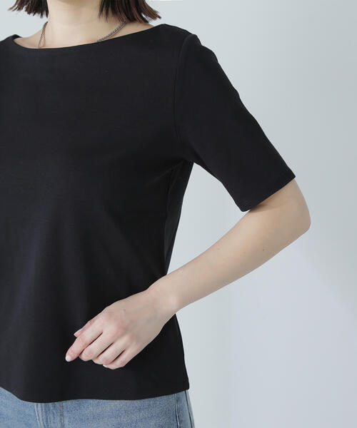 NATURAL BEAUTY BASIC（ナチュラルビューティーベーシック）の「◇ベーシックTシャツシリーズ ボートネック（Tシャツ/カットソー・レディース・オフホワイト/グレー/ブラック・FREE）」の8枚目の写真