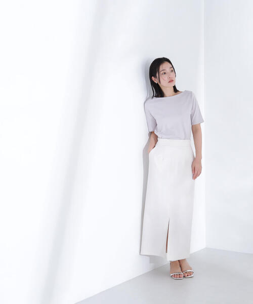 NATURAL BEAUTY BASIC（ナチュラルビューティーベーシック）の「◇ベーシックTシャツシリーズ ボートネック（Tシャツ/カットソー・レディース・オフホワイト/グレー/ブラック・FREE）」の4枚目の写真