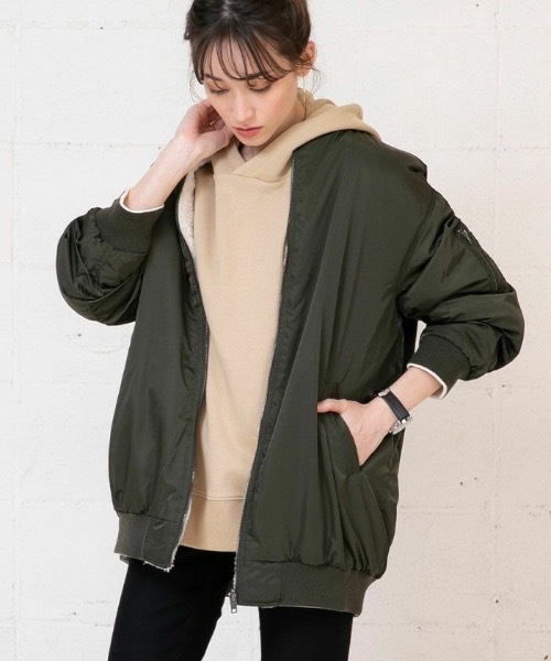 aquagarage（アクアガレージ）の「リバーシブルMA-1裏ボアブルゾン（その他アウター・レディース・カーキ/ブラック/モカ・M）」の20枚目の写真