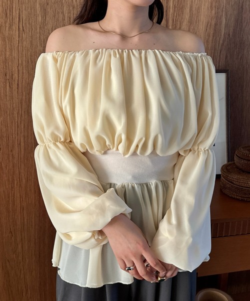 efill(エフィル)の「オフショル ボリューム シアー カジュアル ブラウス(シャツ/ブラウス・レディース・アイボリー/ラベンダー・FREE)」の15枚目の写真