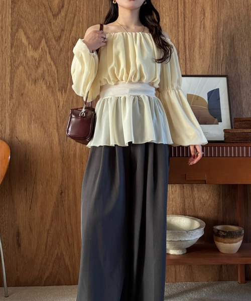 efill(エフィル)の「オフショル ボリューム シアー カジュアル ブラウス(シャツ/ブラウス・レディース・アイボリー/ラベンダー・FREE)」の17枚目の写真