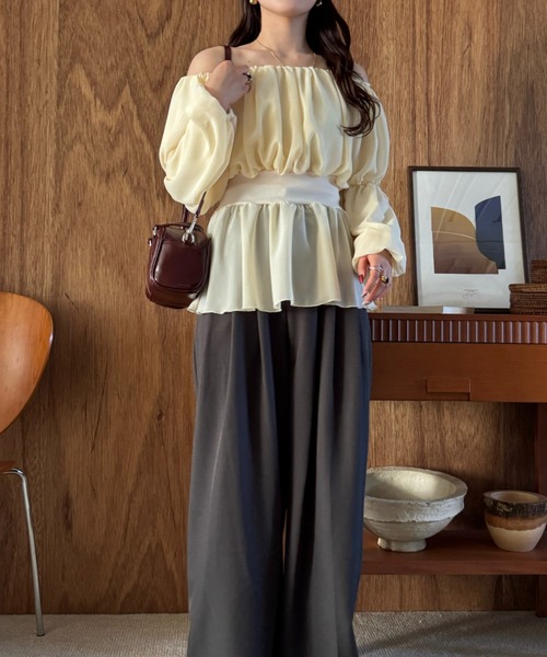 efill(エフィル)の「オフショル ボリューム シアー カジュアル ブラウス(シャツ/ブラウス・レディース・アイボリー/ラベンダー・FREE)」の18枚目の写真