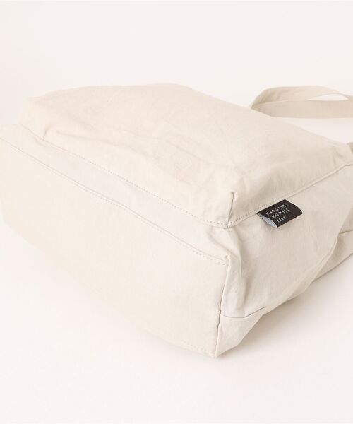 MARGARET HOWELL idea（マーガレット・ハウエルアイデア）の「MARGARET HOWELL idea(マーガレット・ハウエル アイデア)　5C・スクイレス　トート（トートバッグ・レディース・オフホワイト/ブルー/ライトグレー/マスタード・FREE）」の6枚目の写真