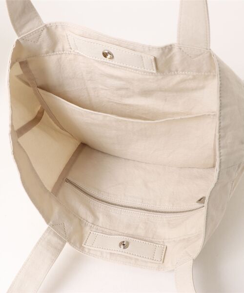 MARGARET HOWELL idea（マーガレット・ハウエルアイデア）の「MARGARET HOWELL idea(マーガレット・ハウエル アイデア)　5C・スクイレス　トート（トートバッグ・レディース・オフホワイト/ブルー/ライトグレー/マスタード・FREE）」の7枚目の写真