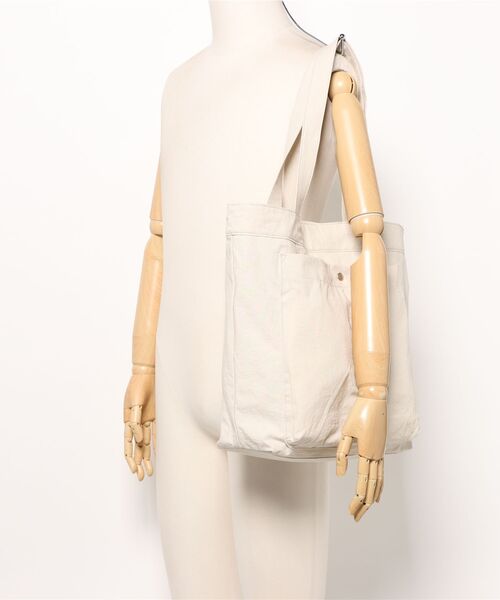 MARGARET HOWELL idea（マーガレット・ハウエルアイデア）の「MARGARET HOWELL idea(マーガレット・ハウエル アイデア)　5C・スクイレス　トート（トートバッグ・レディース・オフホワイト/ブルー/ライトグレー/マスタード・FREE）」の8枚目の写真