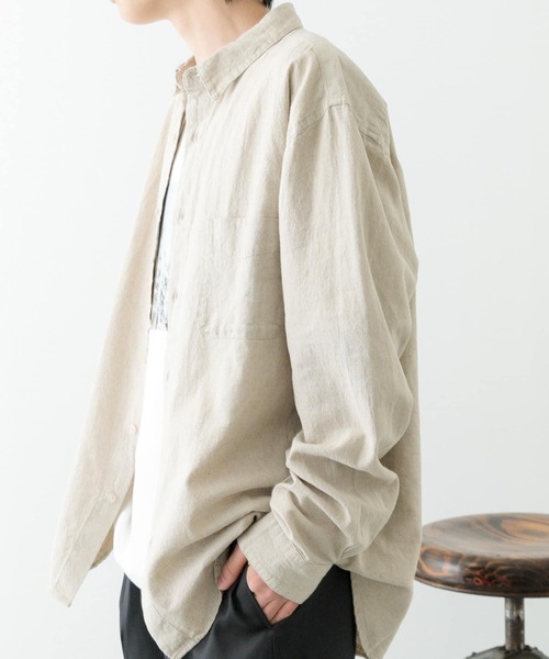 ITEMS URBANRESEARCH（アイテムズ アーバンリサーチ）の「『セットアップ対応』天然素材リネンコットンレギュラーカラーシャツ（シャツ/ブラウス・メンズ・アイボリー/チャコールグレー/ブラウン・MEDIUM/LARGE/X-LARGE）」の17枚目の写真