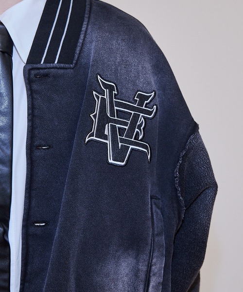 VI E DIT（ヴィエディット）の「Urban grunge sweatshirt stadium jacket/アーバングランジスウェットシャツスタジアムジャケット/洗える/ユニセックス（スタジャン・メンズ・ブラック/アイボリー・1/2）」の22枚目の写真