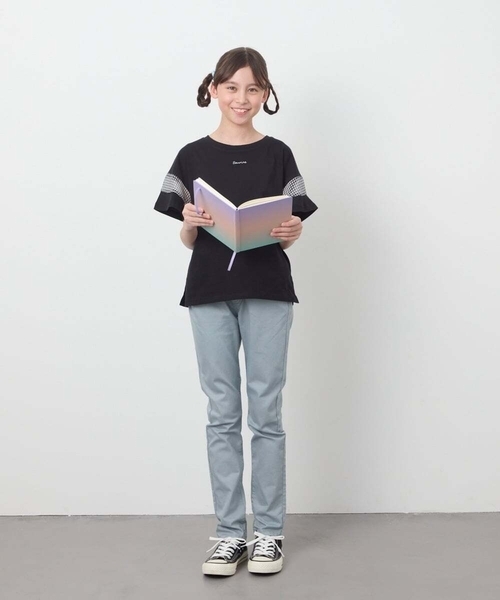 a.v.v（アーヴェヴェ）の「【累計1万枚販売/接触冷感/ジメジメ対策/毛玉になりにくい/安心の綿100％】[100-130]シアーギンガムキリカエスリーブＴシャツ（Tシャツ/カットソー・キッズ・ライトピンク/ブラック/ホワイト/ダークインディゴブルー・100/110/120/130）」の15枚目の写真