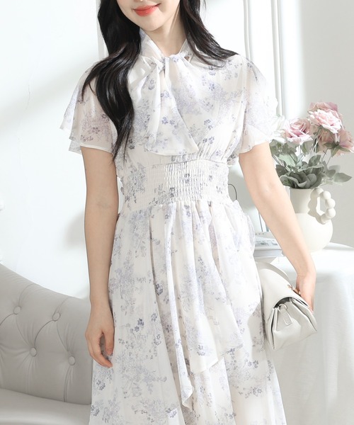Lace Ladies(レースレディース)の「花柄 ボウタイリボン フレア袖 ティアード ワンピース(ワンピース・レディース・ブルーグレー/ブラック/アイボリー・S/FREE)」の2枚目の写真