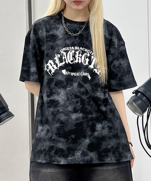 Figments(フィグメンツ)の「ゴシックロゴタイダイビッグT(Tシャツ/カットソー・レディース・ブラック/グレー・FREE)」の1枚目の写真