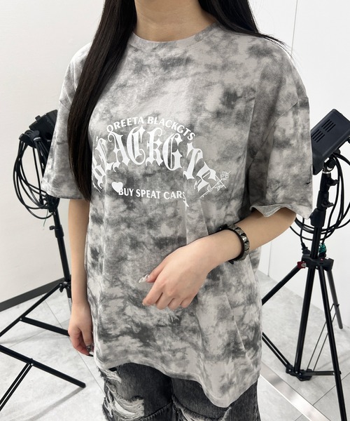 Figments(フィグメンツ)の「ゴシックロゴタイダイビッグT(Tシャツ/カットソー・レディース・ブラック/グレー・FREE)」の18枚目の写真