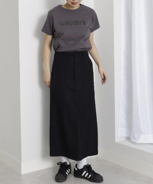 UNDOVE(アンドゥーブ)の「〈UNDOVE〉【UVカット/はっ水/ストレッチ/ペンシルスカート/タイトスカート/スリット入り/ポケット有/カジュアル】ハイウエストベイカースカート(スカート・レディース・カーキ/ブラック・MEDIUM/LARGE/X-LARGE)」の2枚目の写真