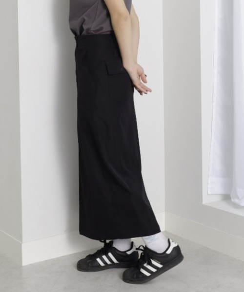 UNDOVE(アンドゥーブ)の「〈UNDOVE〉【UVカット/はっ水/ストレッチ/ペンシルスカート/タイトスカート/スリット入り/ポケット有/カジュアル】ハイウエストベイカースカート(スカート・レディース・カーキ/ブラック・MEDIUM/LARGE/X-LARGE)」の21枚目の写真
