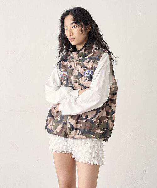 WHO'S WHO gallery(フーズフーギャラリー)の「【UNISEX/ユニセックス】COOPER FACTワッペンジップベスト(ベスト・レディース・ブラック/ブラウン系その他/チャコールグレー/ブラウン・FREE)」の4枚目の写真