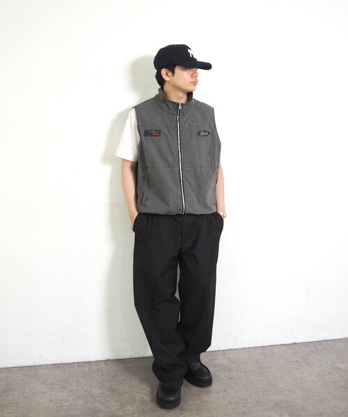WHO'S WHO gallery(フーズフーギャラリー)の「【UNISEX/ユニセックス】COOPER FACTワッペンジップベスト(ベスト・レディース・ブラック/ブラウン系その他/チャコールグレー/ブラウン・FREE)」の9枚目の写真