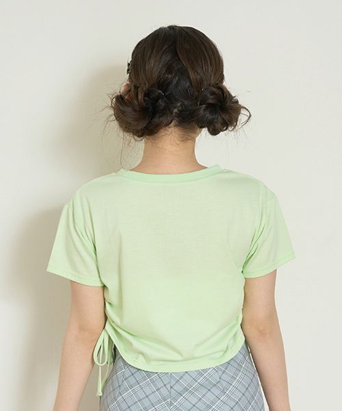Mi-je(ミジェ)の「ViVi9月号掲載ストーンロゴ半袖Tシャツ【韓国ファッション】(Tシャツ/カットソー・レディース・オフホワイト/ライトグリーン/カラフル・F)」の5枚目の写真