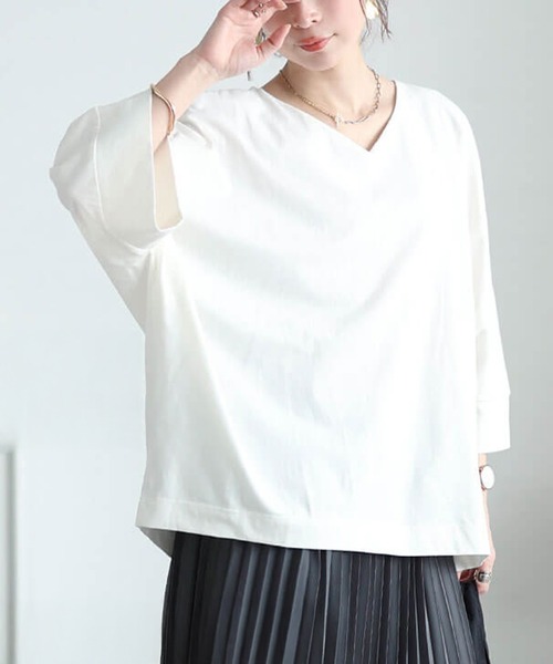 GOLDJAPAN(ゴールドジャパン)の「Vネックワイド袖ドルマンコットンカットソー【大きいサイズ対応】(Tシャツ/カットソー・レディース・ミント/ベージュ系/オフホワイト/チャコールグレー/ブラック・LL~3L/4L~5L)」の1枚目の写真